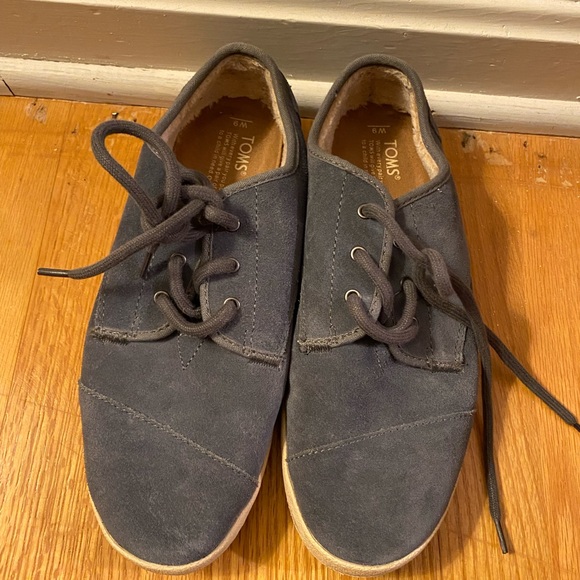 Toms Sneakers - Picture 1 of 2